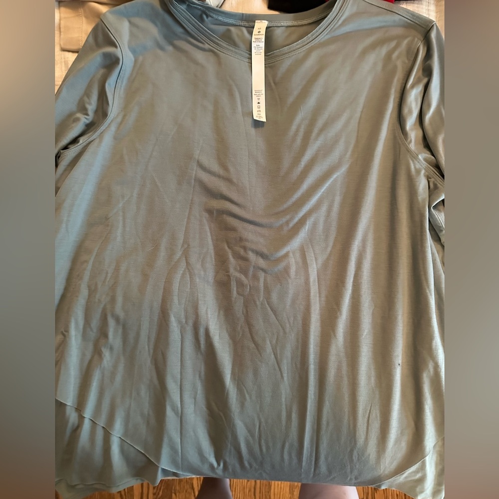 NWOT Lululemon LS T Shirt